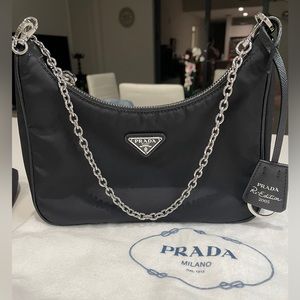 Prada Re-Edition 2005 Re- Nylon bag